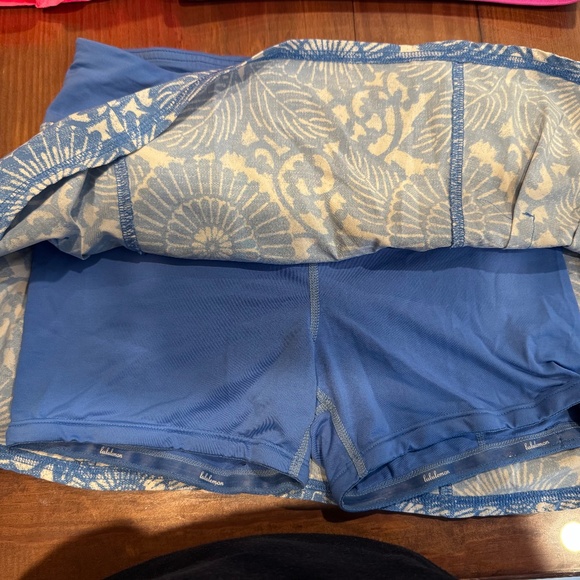 set of 3 Lululemon running skirts and one Lululemon jog top - all size 2 - Picture 4 of 9